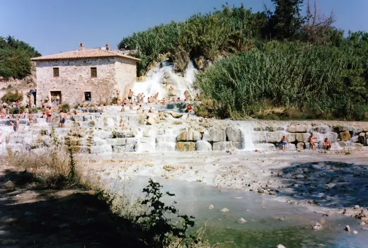 Terme: come funziona il sistema termale italiano, dalla cura prescritta al weekend di benessere