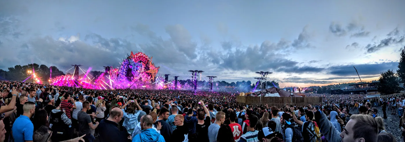 Il palco di un festival: come si monta, si mixa e si smonta in quarantotto ore